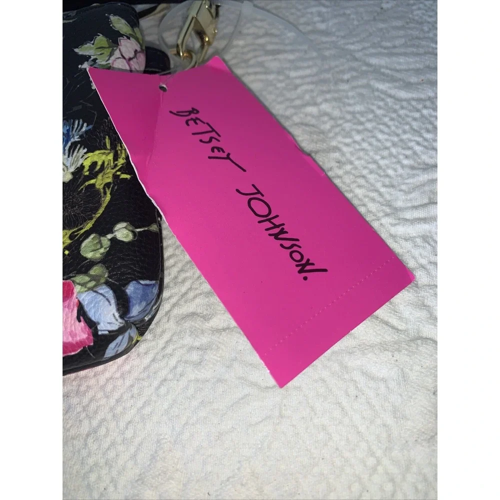 Betsey Johnson Double Zip Wristlet/Pouch‎ Black Floral XOTALLI, MSRP: $58